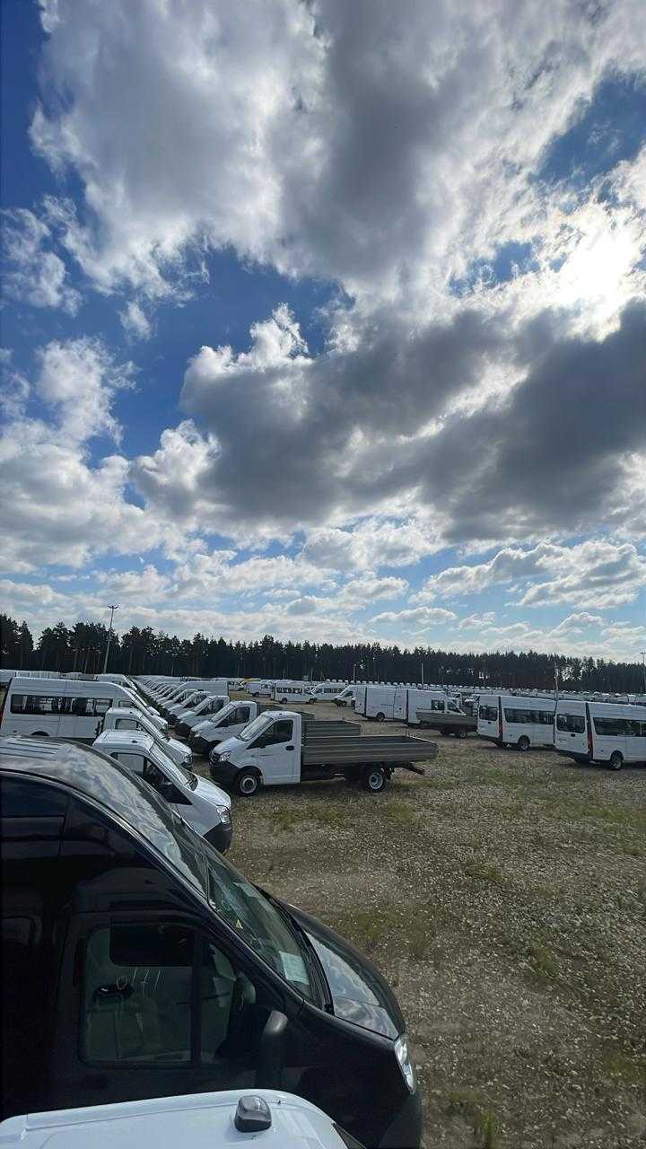 Крупный план кабин грузовиков